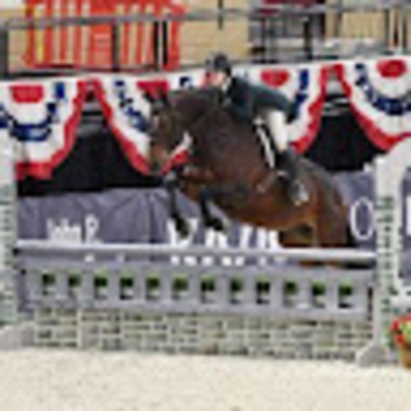 Meet your Posher, Traci - Picture 1 of 1